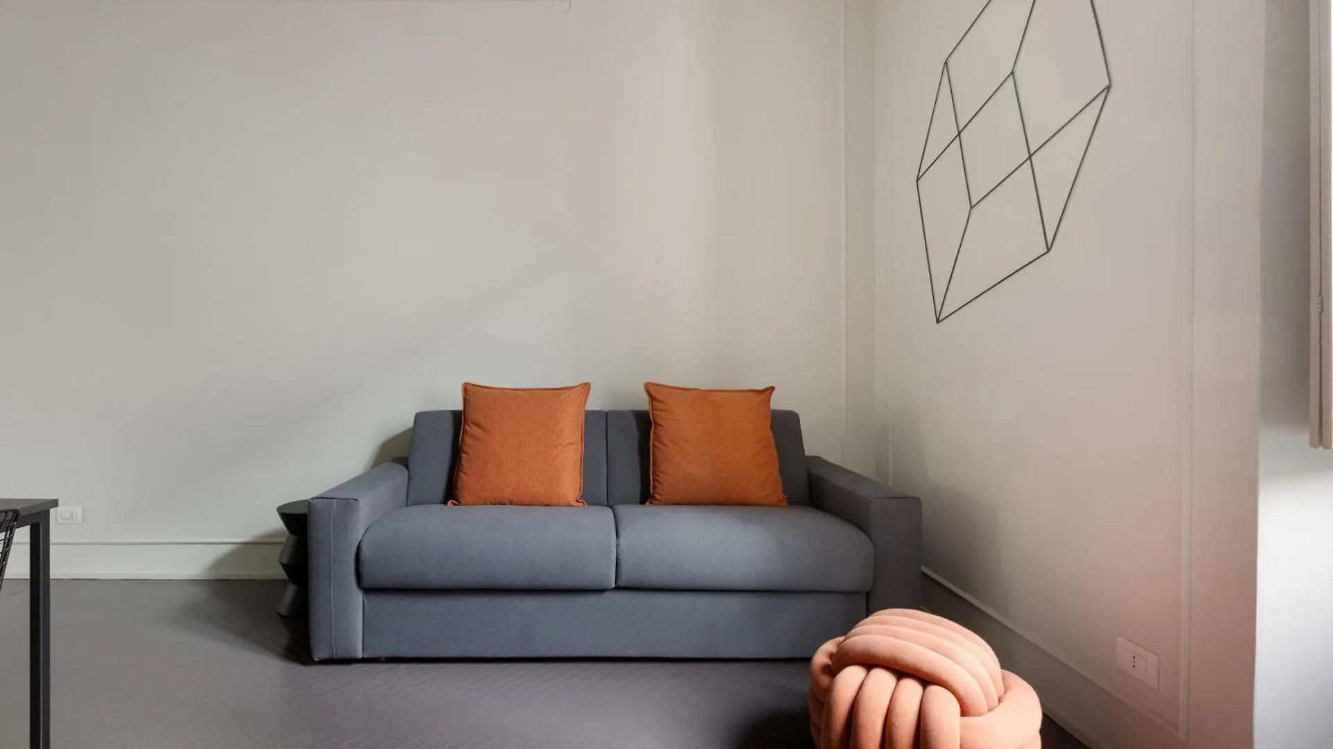 Brera Apartments In Porta Volta 밀라노 0*,  이탈리아