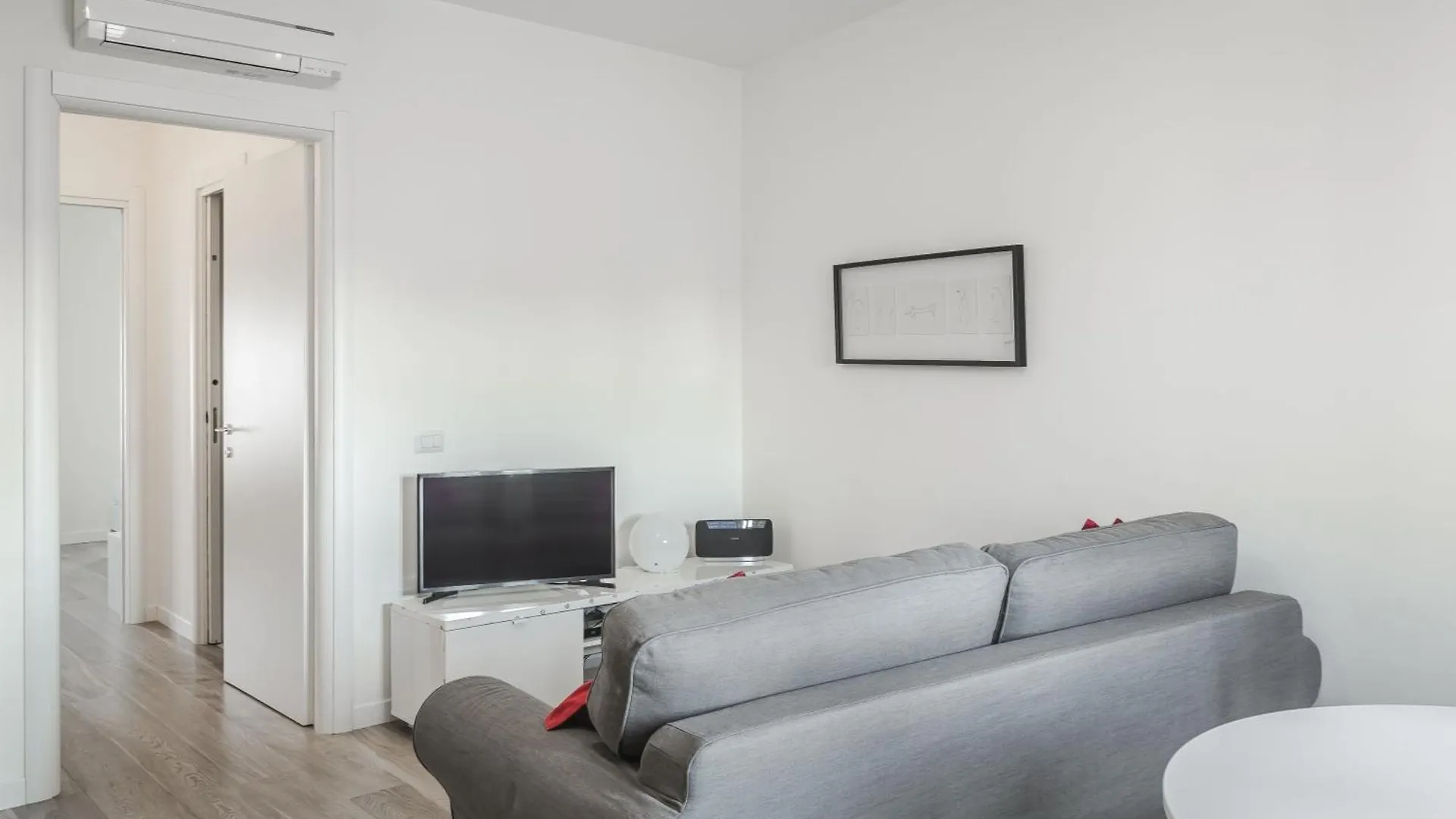Brera Apartments In Porta Volta Milan