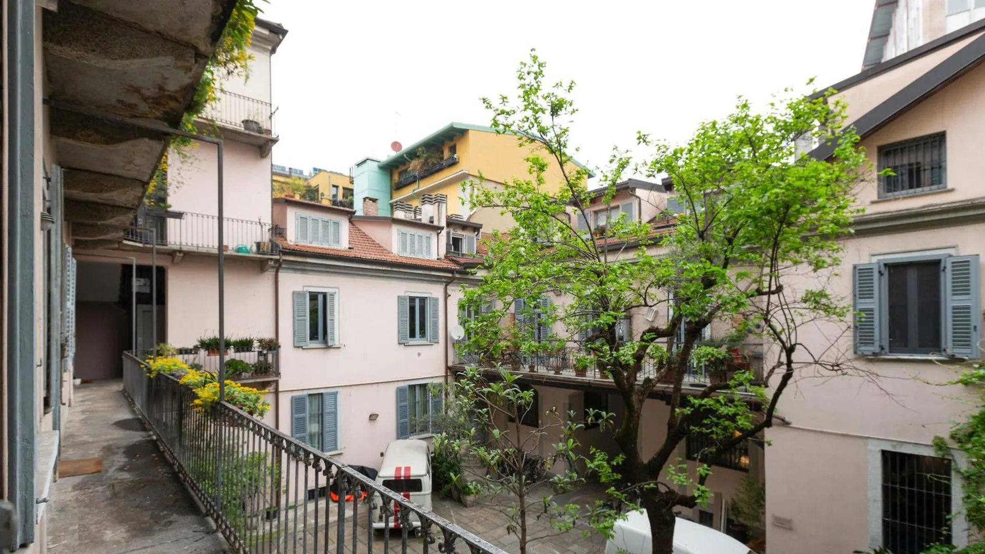 Brera Apartments In Porta Volta Milan