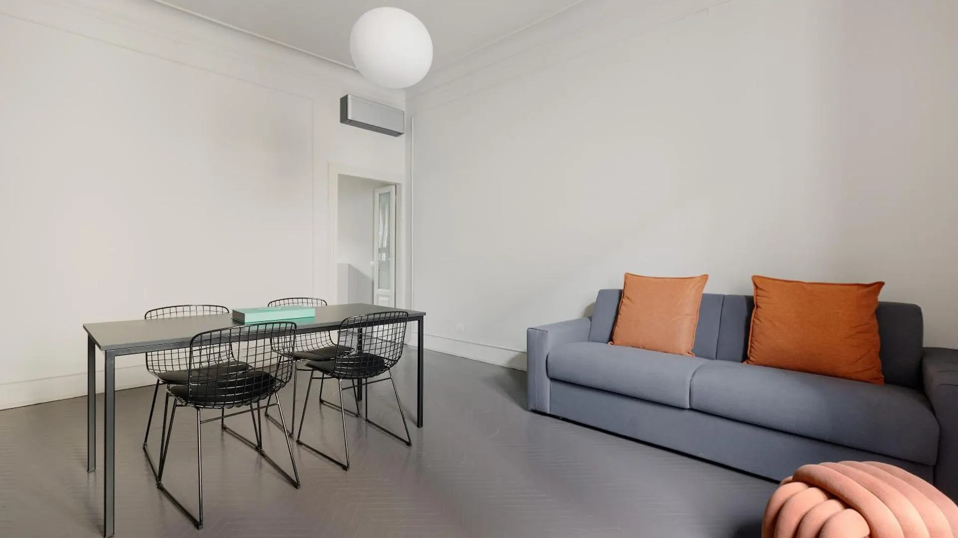 Brera Apartments In Porta Volta Milan