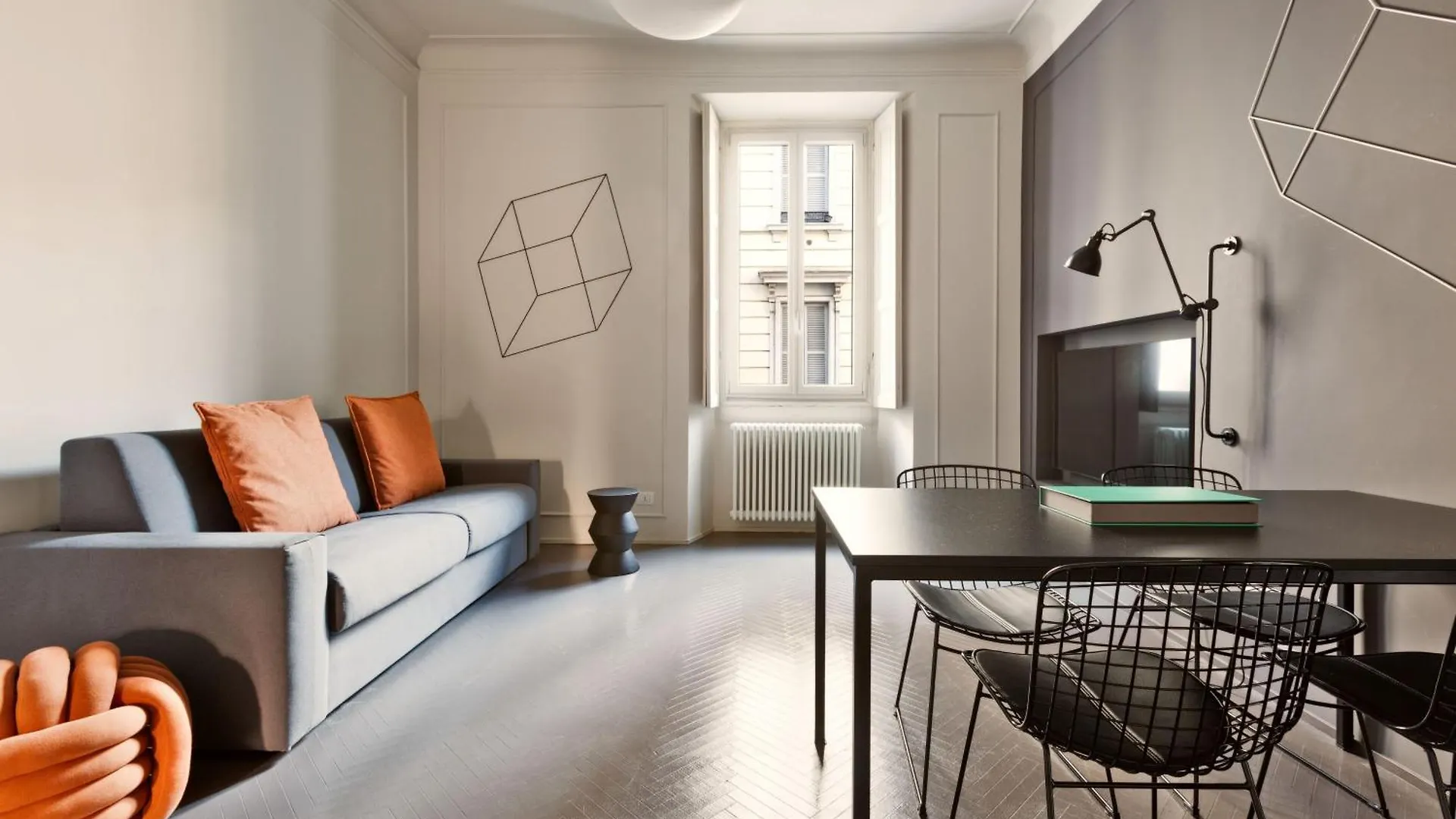 Brera Apartments In Porta Volta Milan